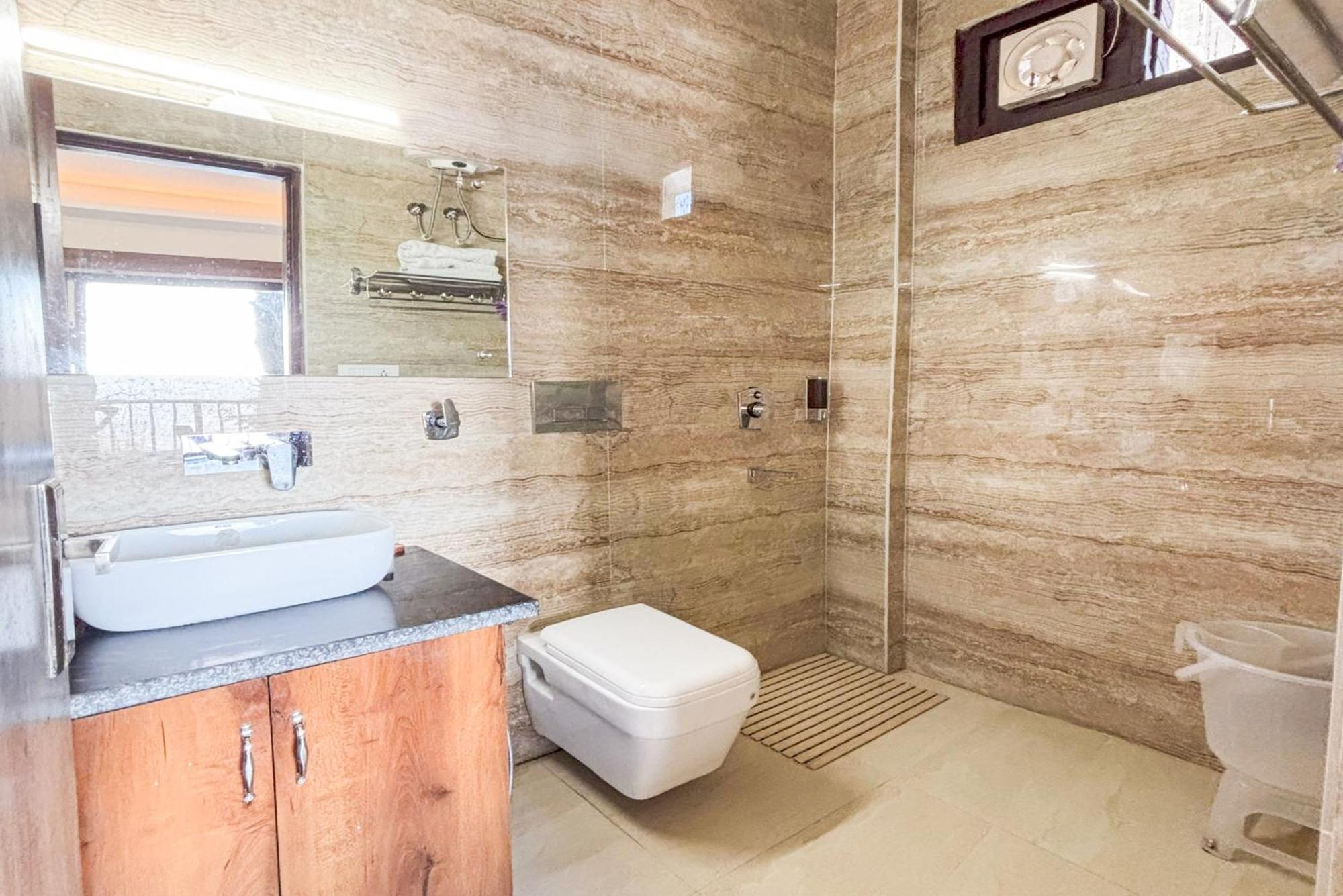 Bear Valley Resort Далхаузи Екстериор снимка